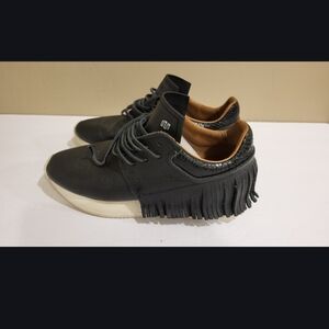 Women's ESSEUTESSE Black Fringed Sneakers ITALY Size 10. Missing insole
